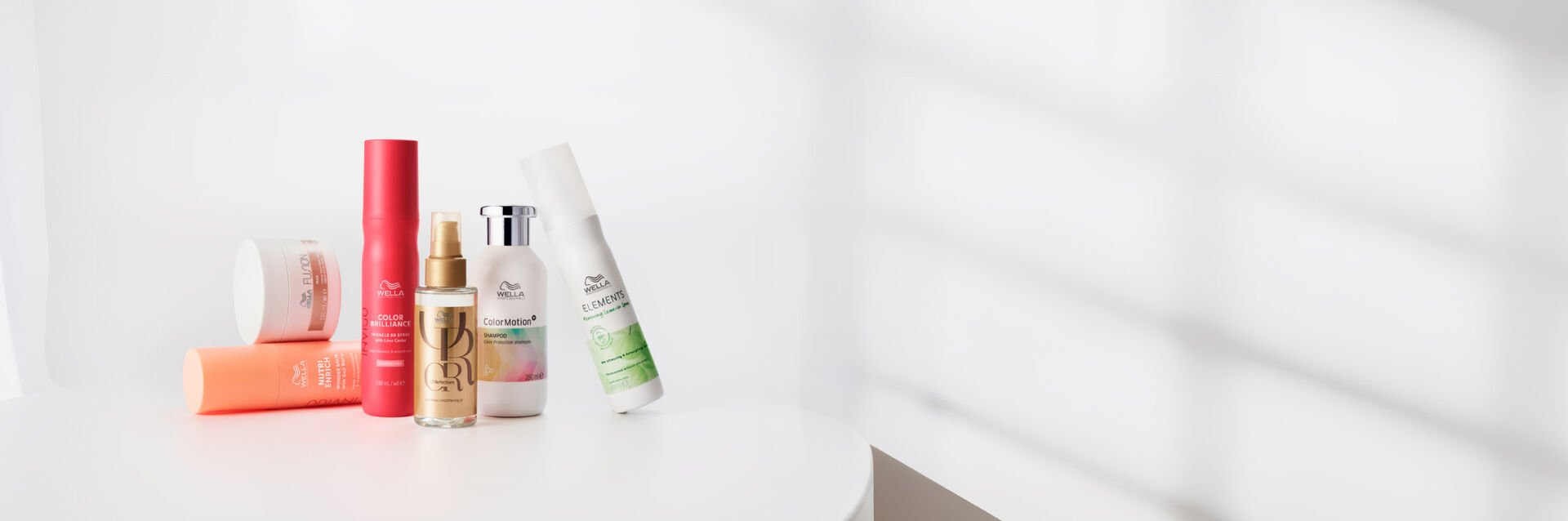 En mai, pour 2 produits Wella Professionals achet&eacute;s, le 3&egrave;me est offert.*