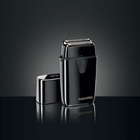 Rasoir double grille avec lumi&egrave;re d&eacute;sinfectante UVFOIL02