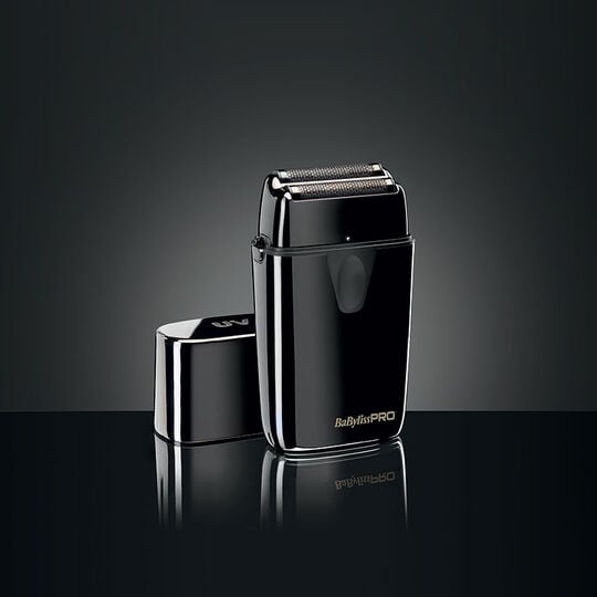 Rasoir double grille avec lumi&egrave;re d&eacute;sinfectante UVFOIL02