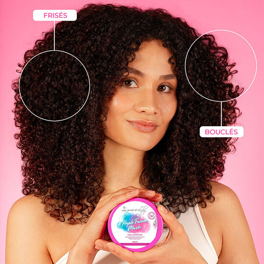 Rituel pour cheveux multi-textur&eacute;s boucl&eacute;s fris&eacute;s