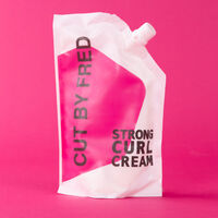 Crème de définition cheveux très bouclés frisés Strong Curl Cream