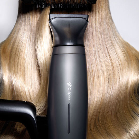 S&egrave;che cheveux Speed avec trousse et spray volume