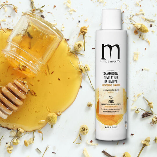 Shampooing r&eacute;v&eacute;lateur de lumi&egrave;re pour cheveux ternes