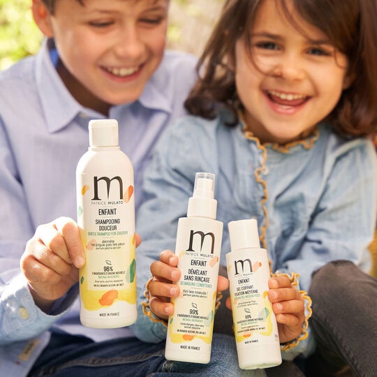 Spray d&eacute;m&ecirc;lant sans rin&ccedil;age pour enfant